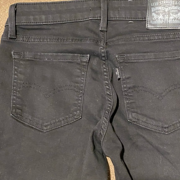 Levi's Denim - Like new, cotton, Black Levi's Women's Slim Jeans.